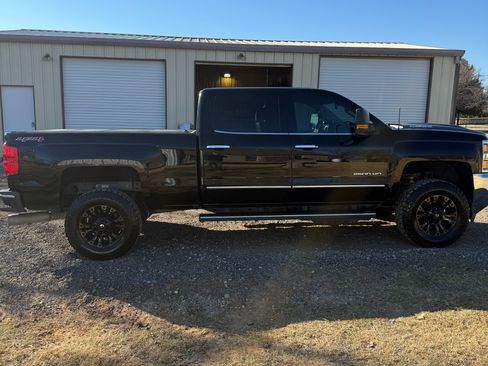 Used 2017 Chevrolet Silverado 2500 LTZ w/ Duramax Plus Package image 2