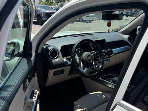 Used 2020 Mercedes-Benz GLB 250 image 8