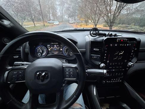 Used 2022 RAM 5500 4x4 Crew Cab image 12