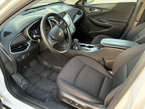 Used 2025 Chevrolet Malibu LT FWD image 11