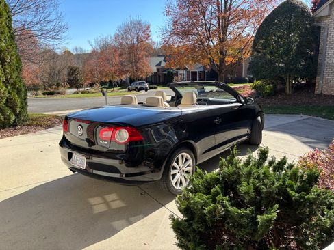 Used 2010 Volkswagen Eos Komfort image 9