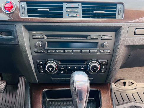 Used 2011 BMW 335i xDrive Coupe image 9