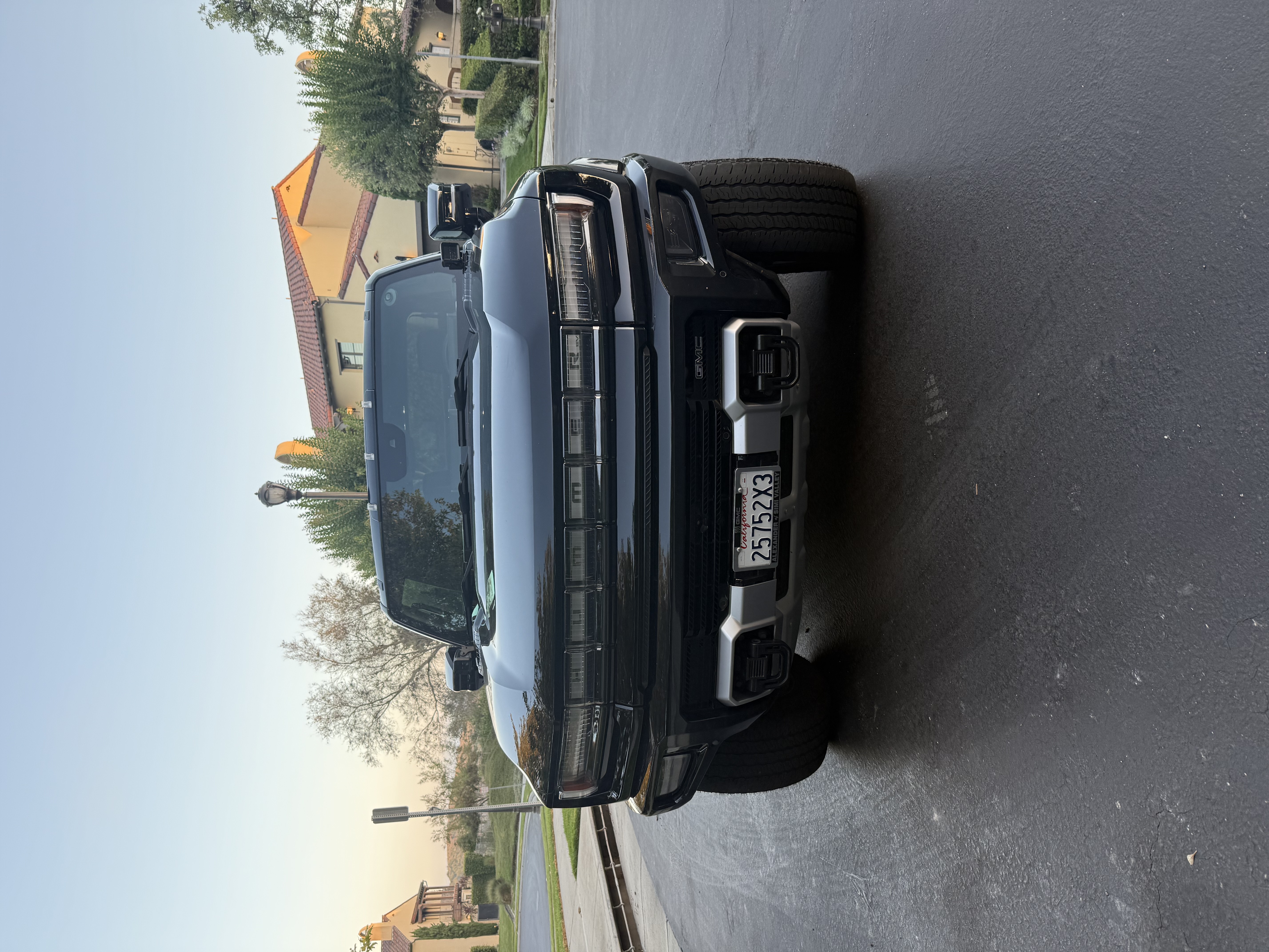 Used 2024 GMC Hummer EV 2X w/ LPO, Illumination Package AWD/4WD image 9