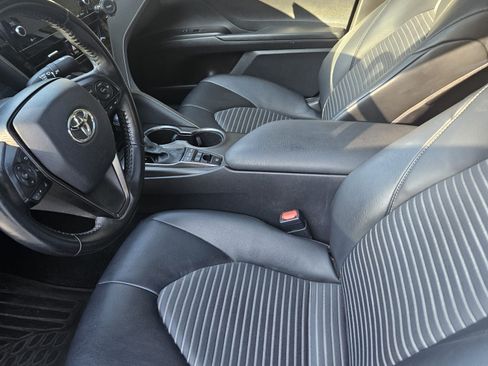 Used 2021 Toyota Camry SE image 10