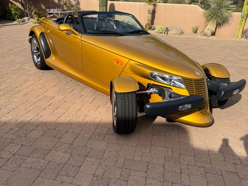 Used 2002 Chrysler Prowler image 5