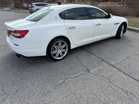 Used 2014 Maserati Quattroporte GTS image 1