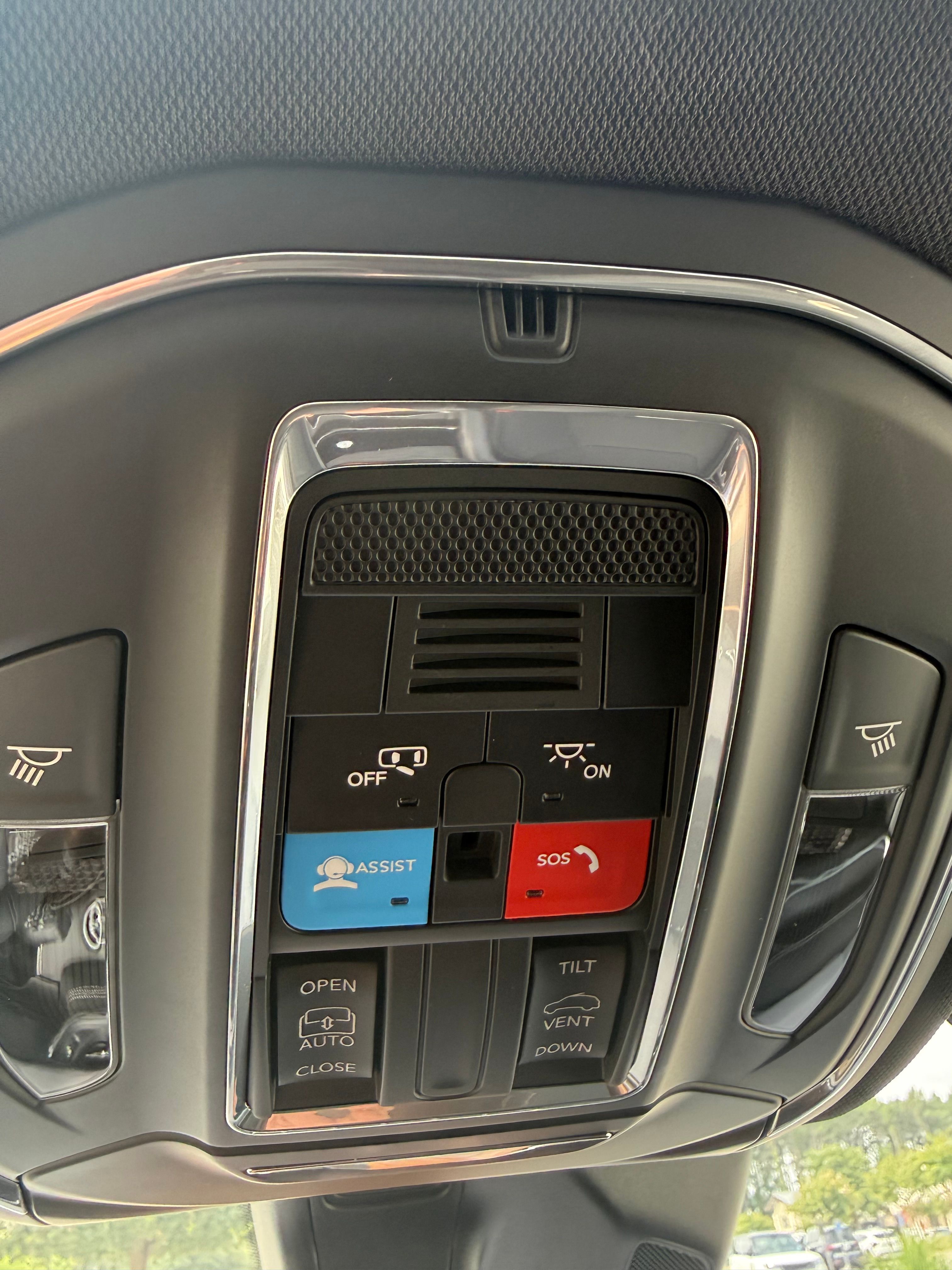 Used 2025 Jeep Grand Cherokee Laredo X RWD image 17