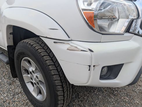 Used 2014 Toyota Tacoma PreRunner w/ SR5 Package image 8