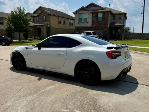 Used 2017 Toyota 86 860 Special Edition image 4