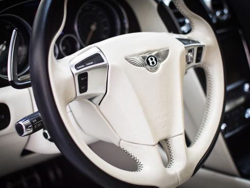 Used 2017 Bentley Flying Spur S V8 image 16