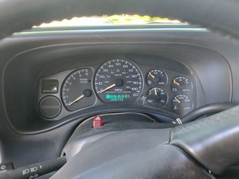 Used 2001 Chevrolet Silverado 1500 LS w/ Firm Ride Suspension Pkg image 11