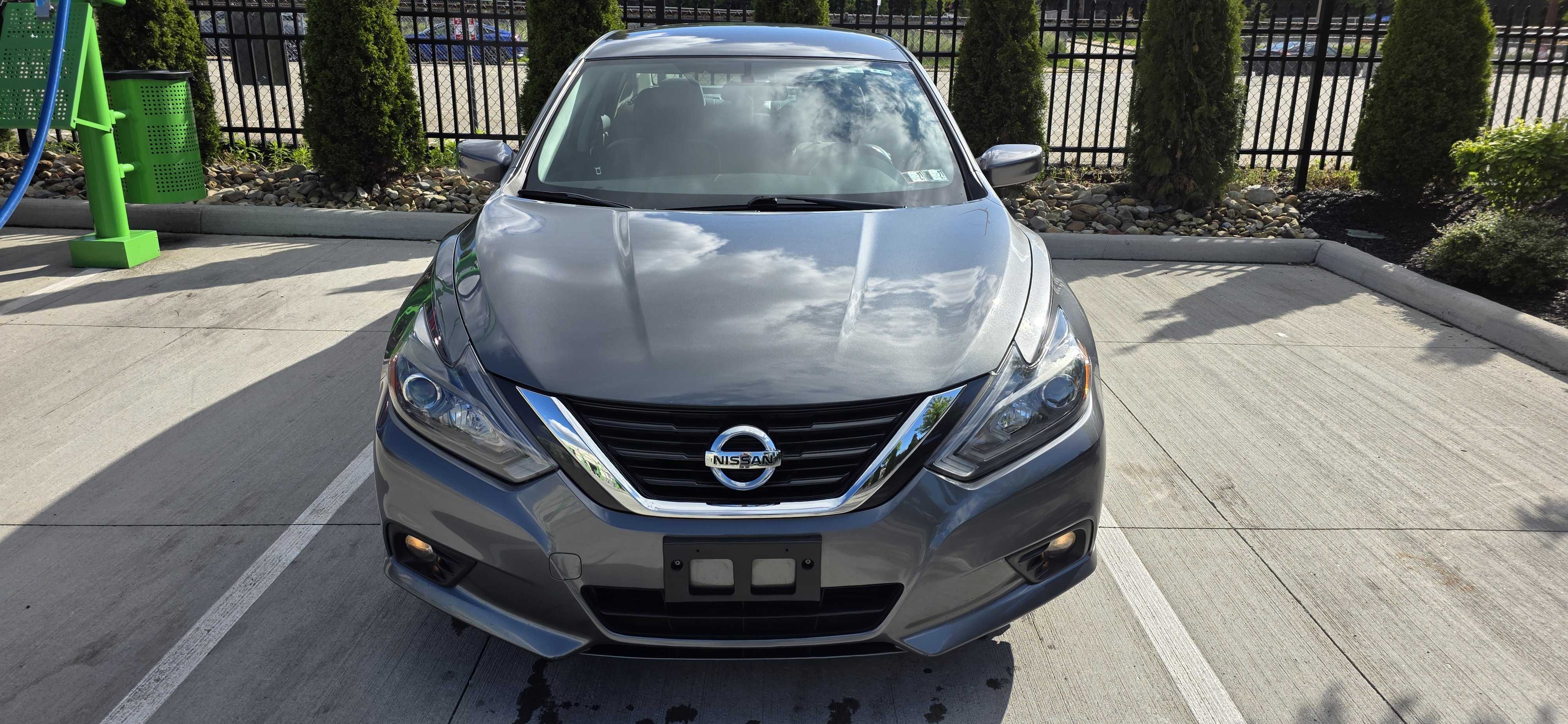 Used 2018 Nissan Altima 2.5 SR w/ SR Special Edition FWD image 1