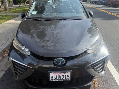 Used 2019 Toyota Mirai image 14