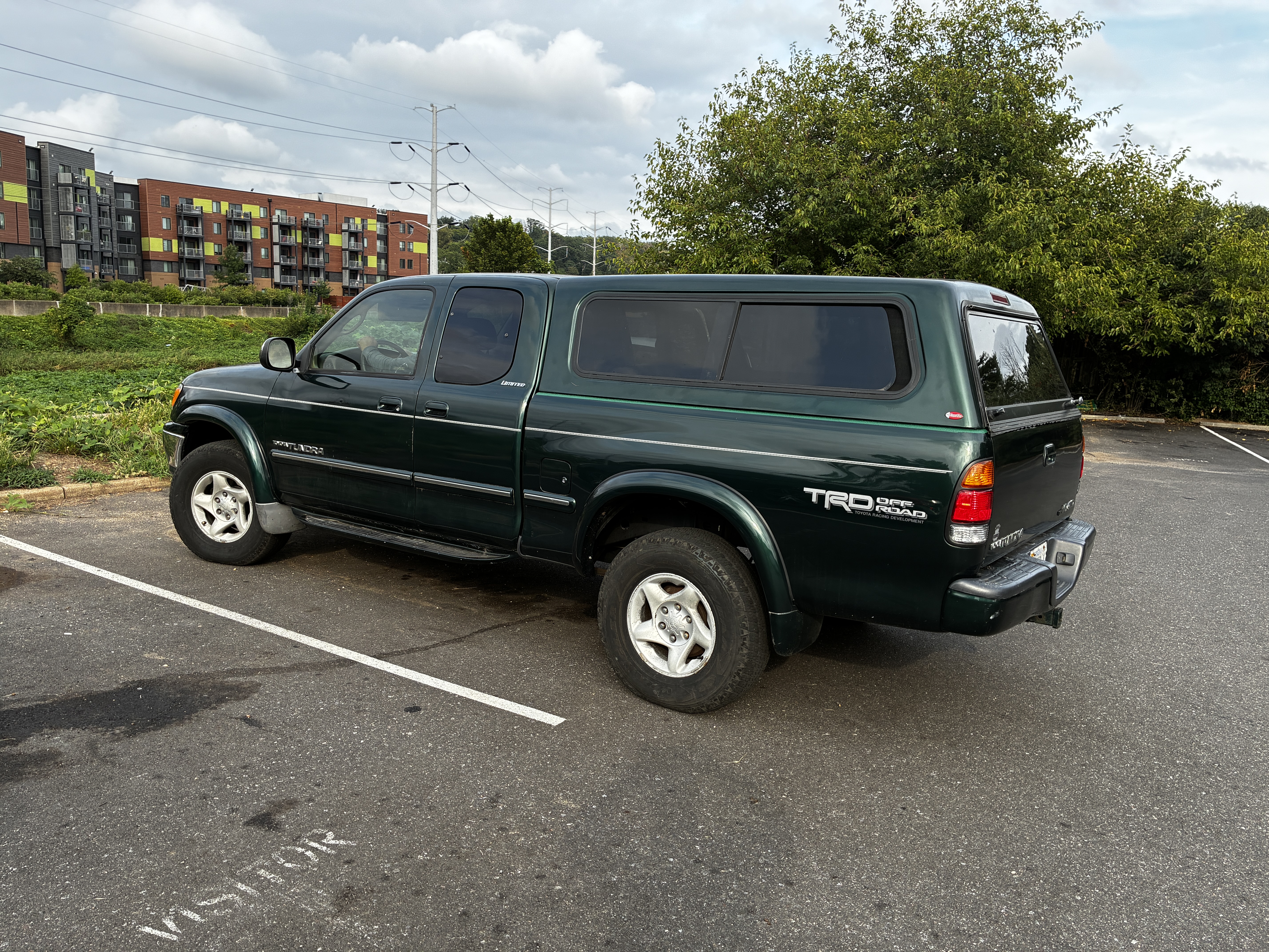 Used 2002 Toyota Tundra Limited w/ Off-Road Pkg AWD/4WD image 1