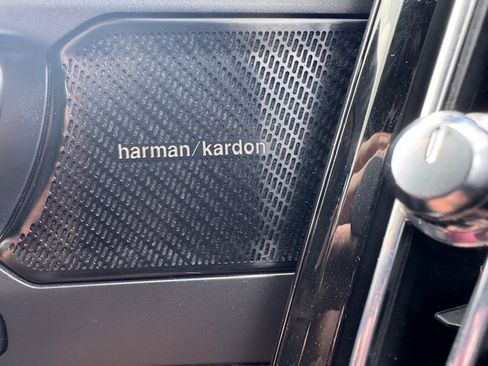 Used 2022 Volvo C40 P8 Recharge Ultimate AWD/4WD image 9