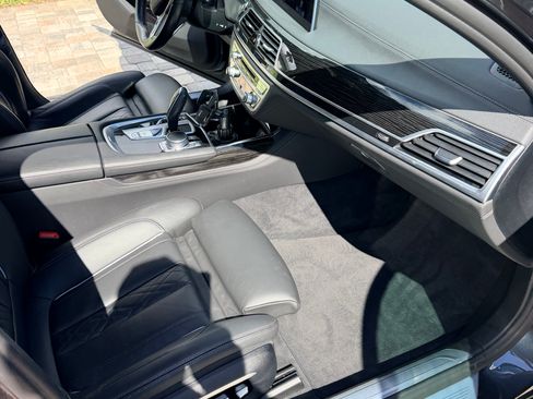 Used 2016 BMW 750i xDrive AWD/4WD image 16