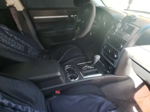 Used 2010 Dodge Charger SXT image 8