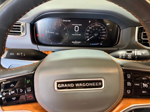 Used 2022 Jeep Grand Wagoneer Series II image 10