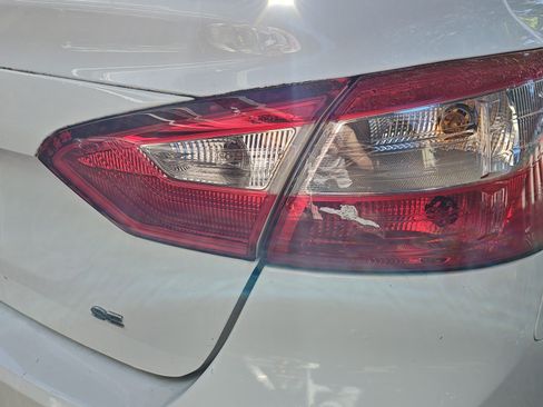 Used 2014 Ford Focus SE FWD image 9