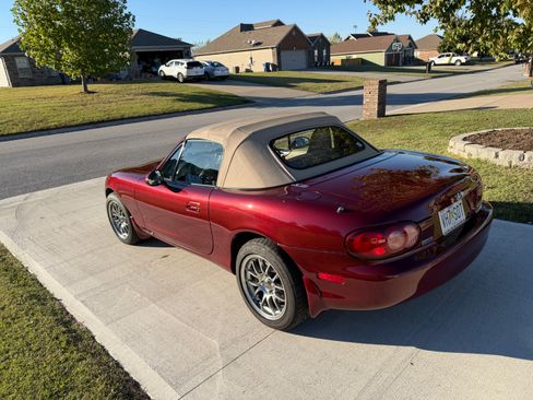 Used 2003 MAZDA MX-5 Miata image 6
