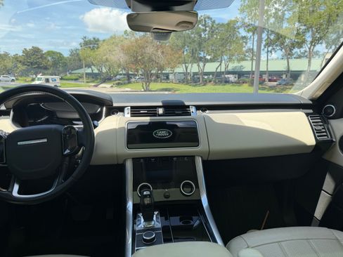 Used 2020 Land Rover Range Rover Sport HSE AWD/4WD image 8