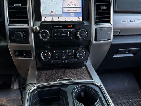 Used 2019 Ford F250 Lariat w/ Lariat Ultimate Package AWD/4WD image 12