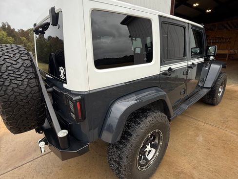 Used 2017 Jeep Wrangler Unlimited Sahara w/ Quick Order Package 24E Chief image 9