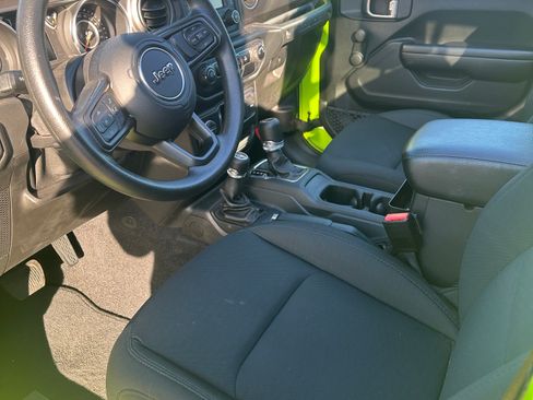 Used 2021 Jeep Wrangler Unlimited Sport image 6