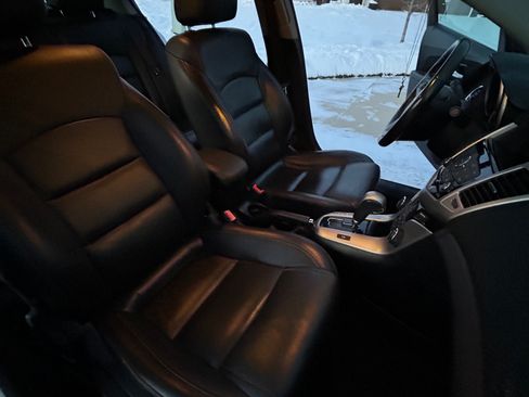 Used 2013 Chevrolet Cruze LT image 18