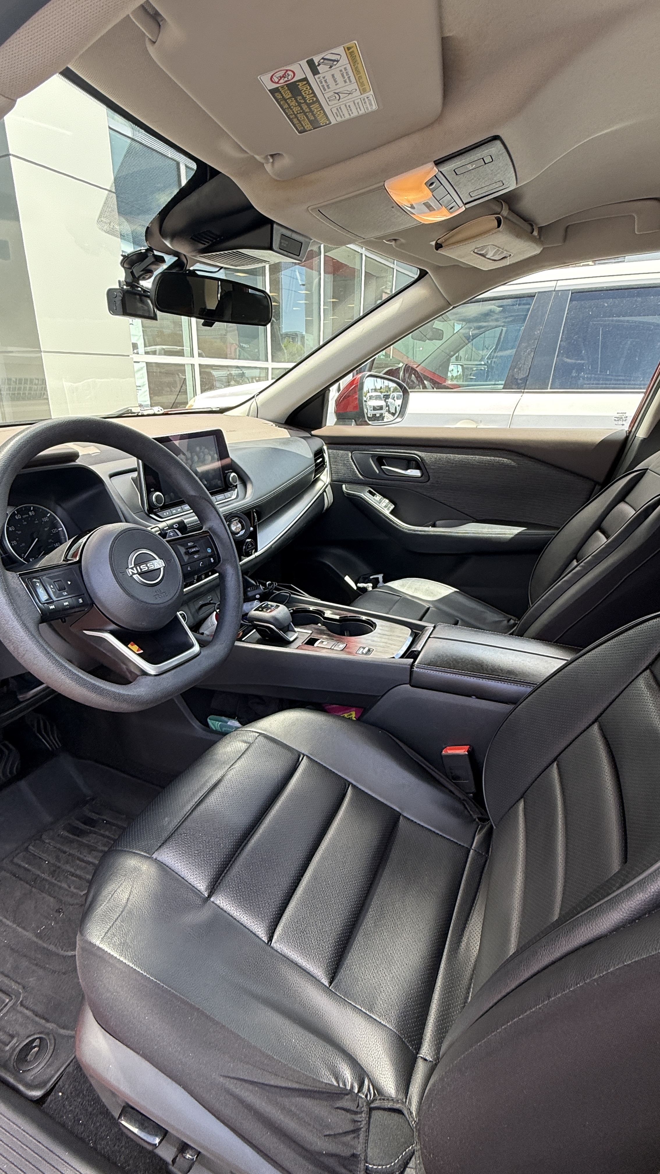 Used 2022 Nissan Rogue SV FWD image 12