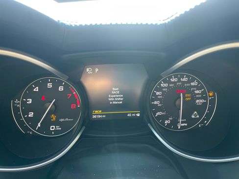 Used 2020 Alfa Romeo Stelvio Quadrifoglio image 11