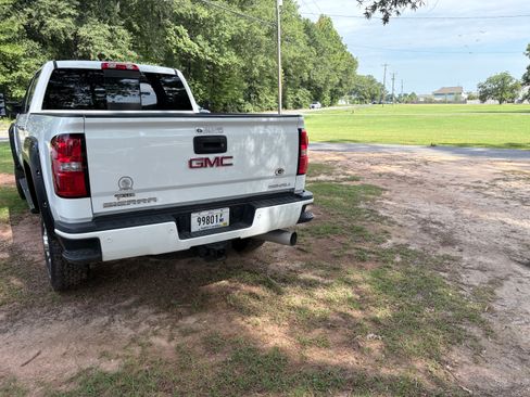 Used 2017 GMC Sierra 3500 Denali w/ Duramax Plus Package AWD/4WD image 6