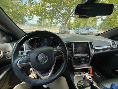 Used 2014 Jeep Grand Cherokee Overland AWD/4WD image 6
