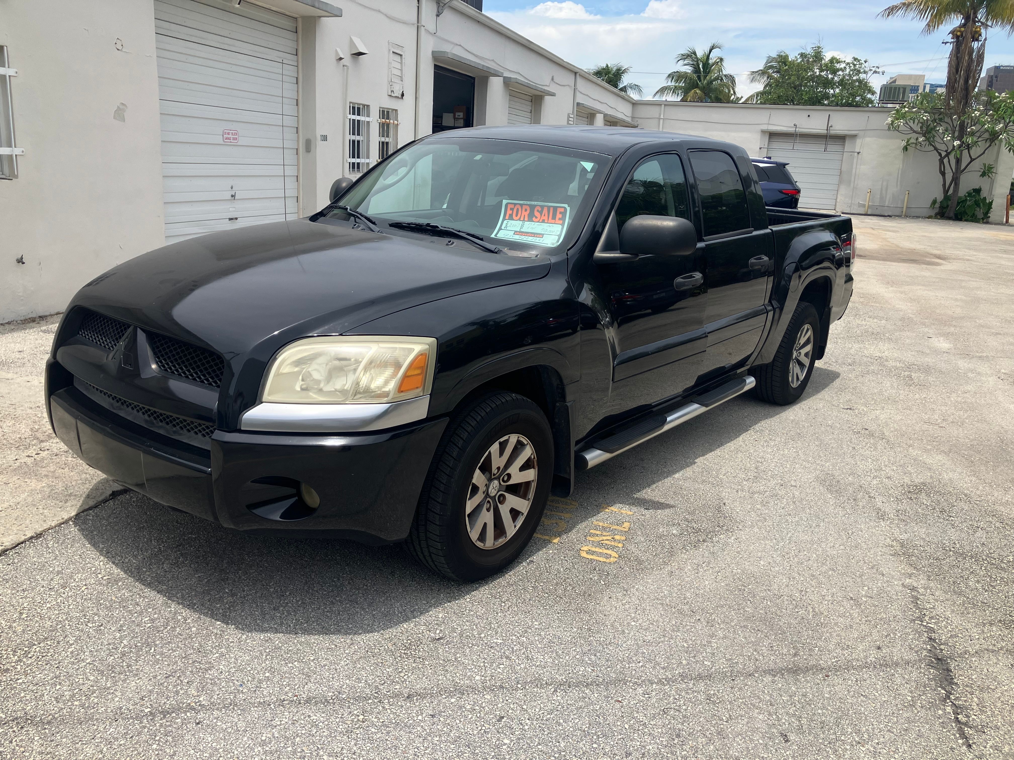 Used 2007 Mitsubishi Raider LS RWD image 2