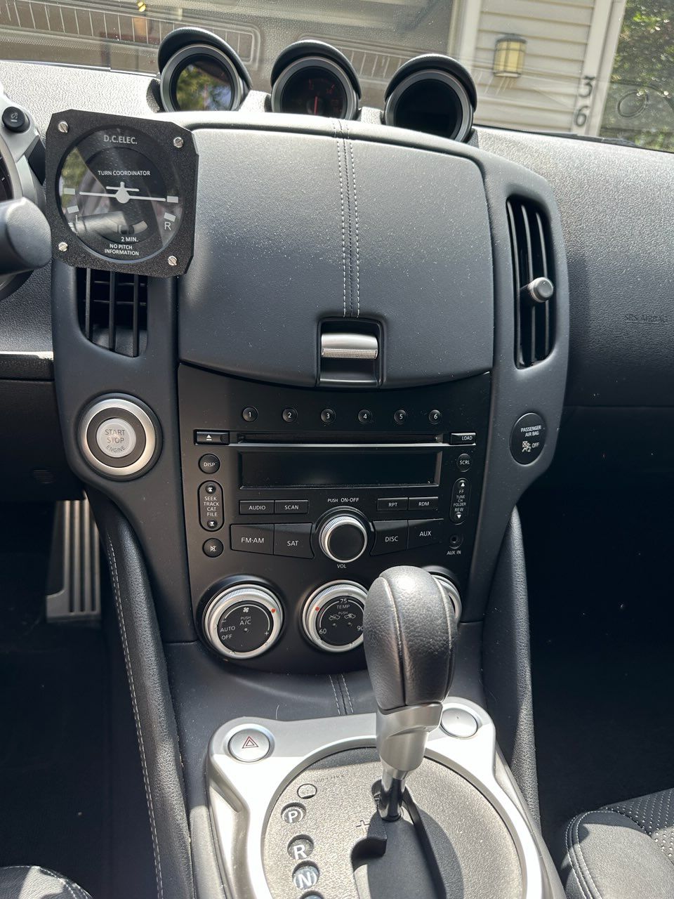 Used 2014 Nissan 370Z Touring w/ Sport Package RWD image 10