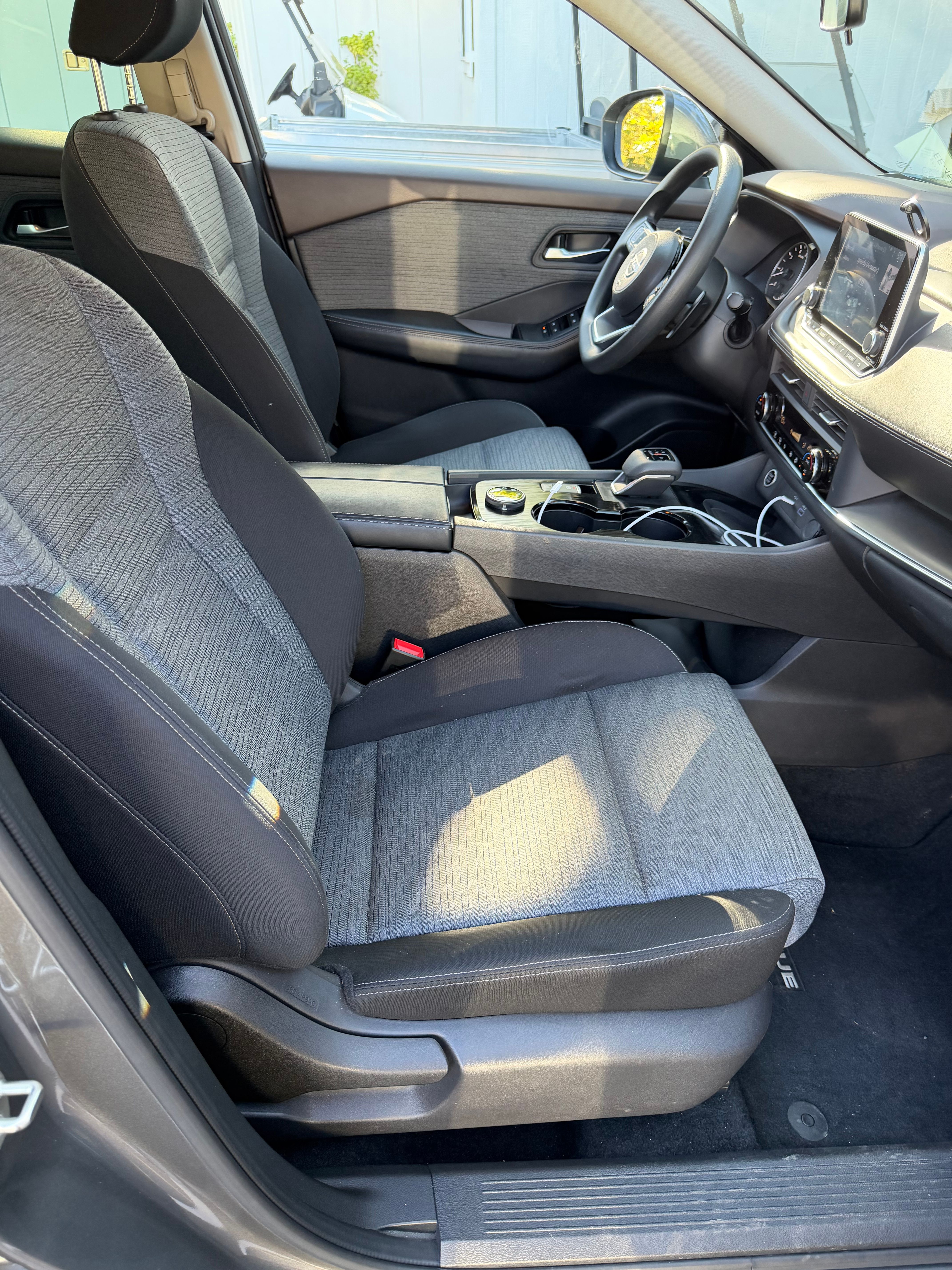 Used 2023 Nissan Rogue SV AWD/4WD image 6