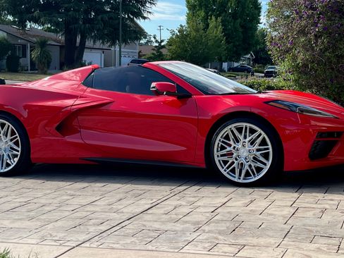 Used 2024 Chevrolet Corvette Stingray Premium Conv w/ Z51 Performance Package RWD image 12