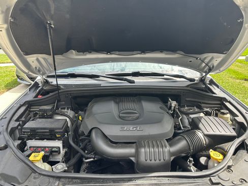 Used 2011 Jeep Grand Cherokee Limited image 18