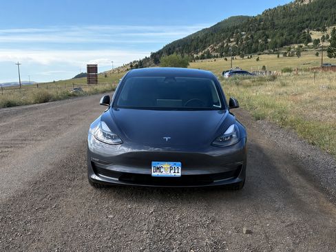 Used 2022 Tesla Model 3 Long Range AWD/4WD image 5