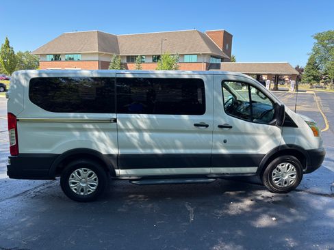 Used 2015 Ford Transit 150 XLT RWD image 5