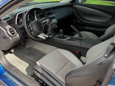 Used 2010 Chevrolet Camaro SS w/ RS Package RWD image 11