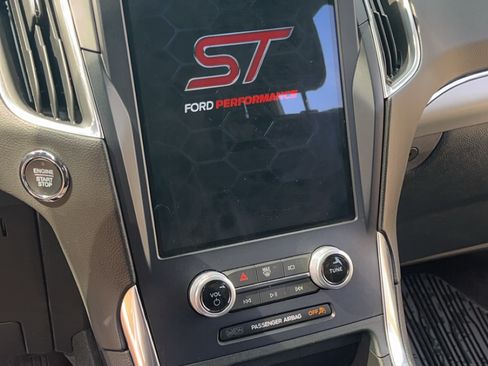 Used 2022 Ford Edge ST w/ Equipment Group 401A image 5