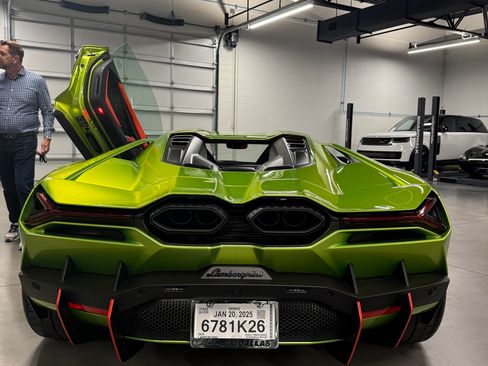 Used 2024 Lamborghini Revuelto AWD/4WD image 5