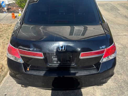 Used 2011 Honda Accord EX-L image 2