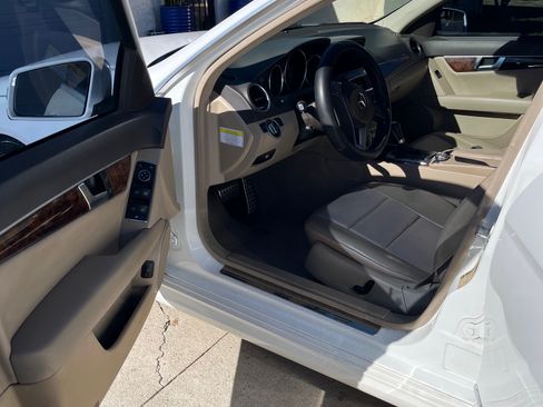 Used 2013 Mercedes-Benz C 300 4MATIC Sedan image 9