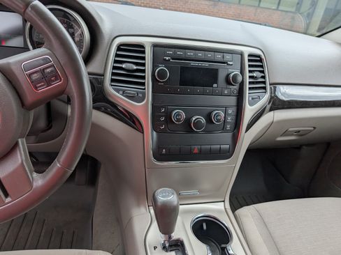 Used 2013 Jeep Grand Cherokee Laredo image 10