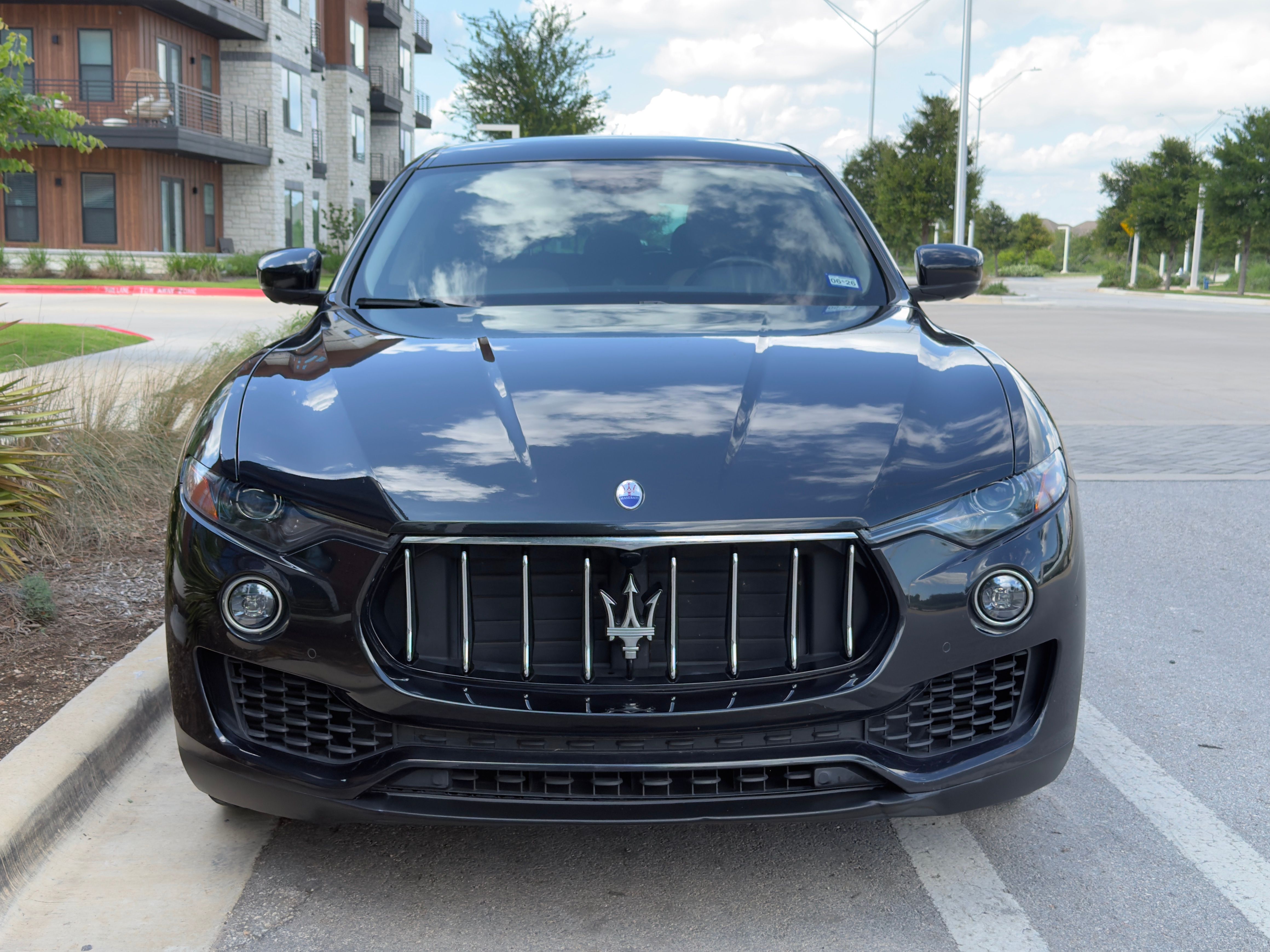 Used 2018 Maserati Levante AWD/4WD image 2
