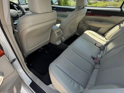 Used 2012 Subaru Legacy 2.5i Limited AWD/4WD image 9