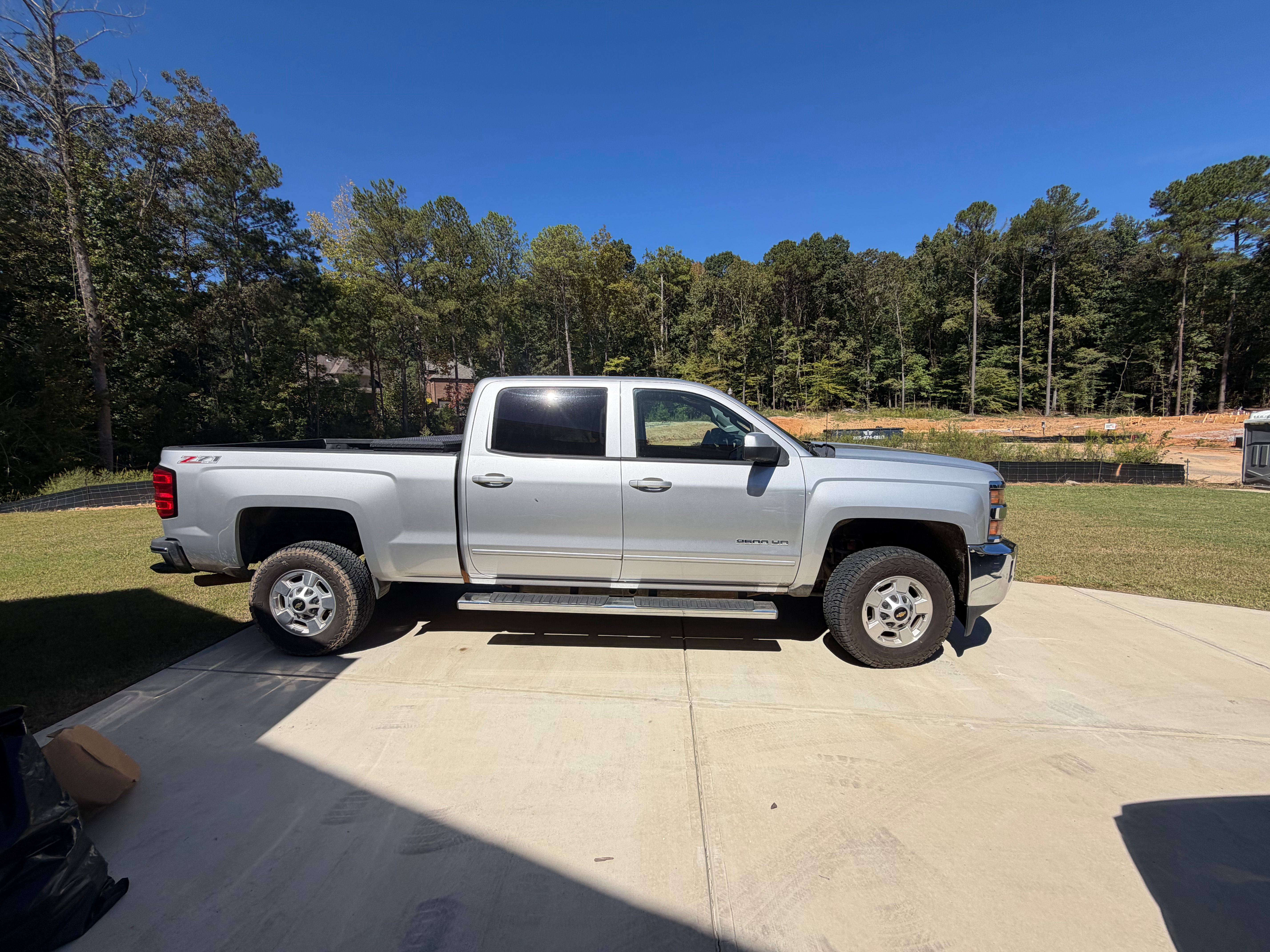 Used 2015 Chevrolet Silverado 2500 LT w/ LT Convenience Package AWD/4WD image 5