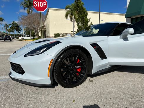 Used 2019 Chevrolet Corvette Z06 RWD image 6